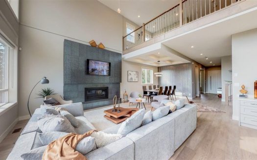 3574 Brownlee Avenue, Coquitlam